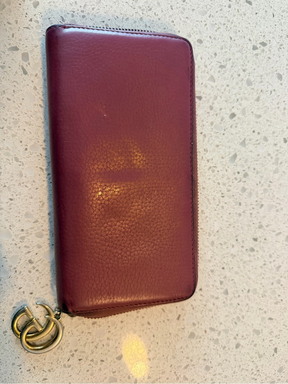 Authentic Gucci Burgundy Leather Zip Around Wallet GG Charm - Picture 3 of 5
